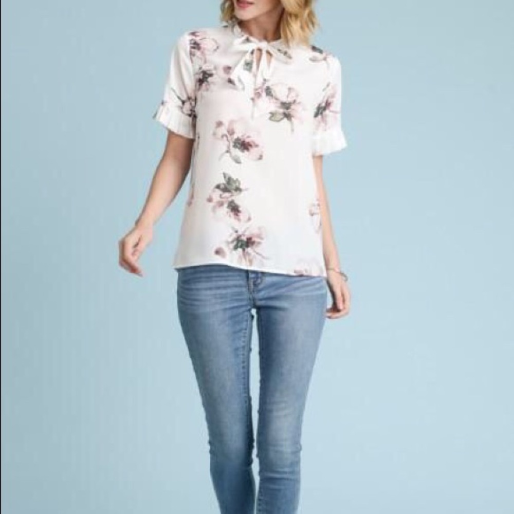 Short Sleeve Floral Top